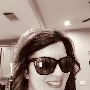 Meet your Posher, Deborah